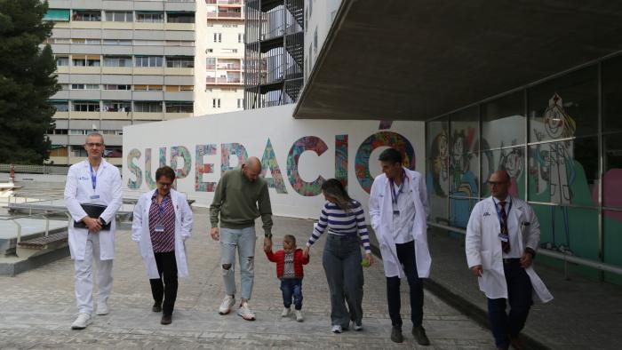 Fabio i l'equip mèdic de Vall d'Hebron