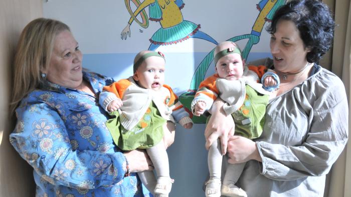 Les siameses, un cop estabilitzades després de néixer, van ser ingressades al Servei de Neonatologia.