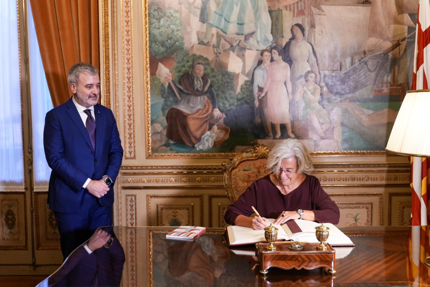 La Dra. Elena Carreras rep la Medalla d'Honor 2023 de