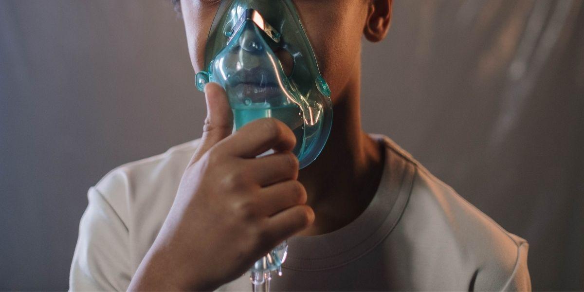 Nen amb dificultat respiratoria