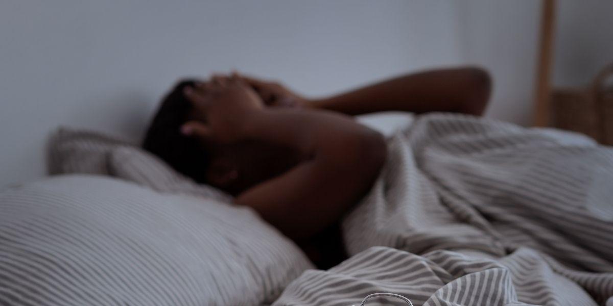 Persona amb un brot de migranya