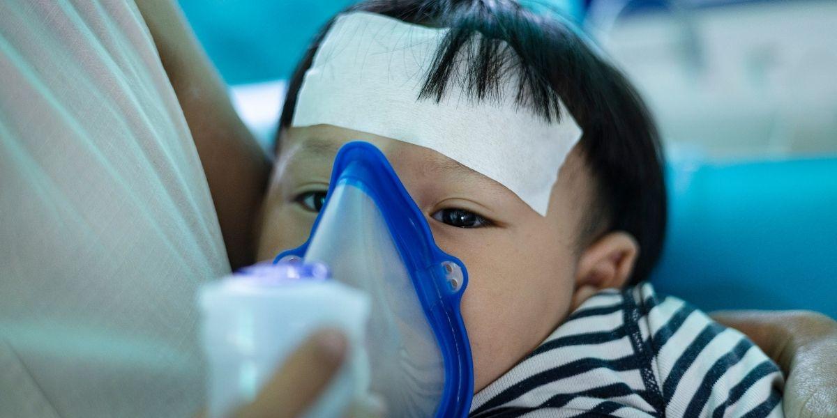 Nen amb pneumònia